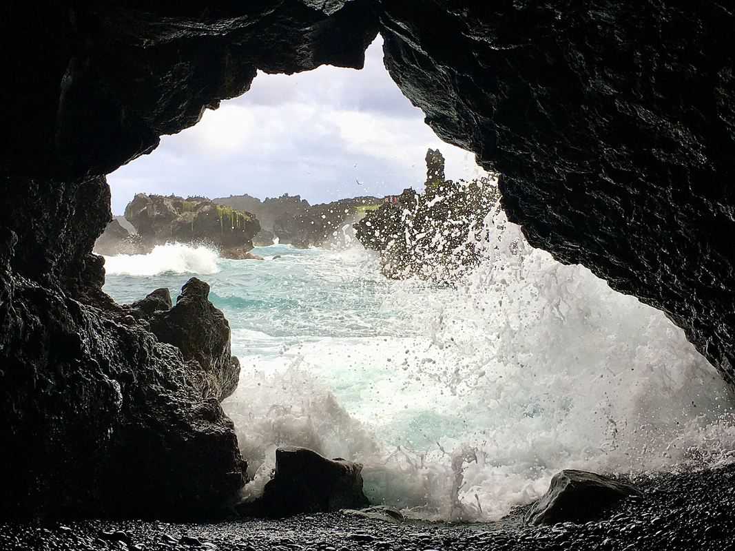 things to do in Hawaii - lava tube
